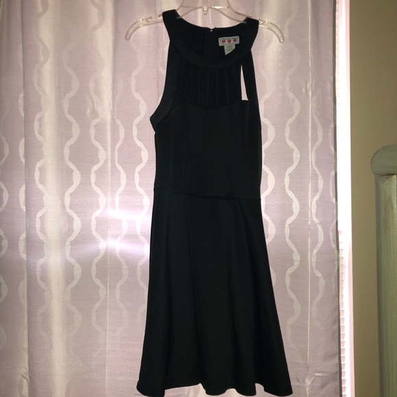 Black Dress - Picture 2 of 4